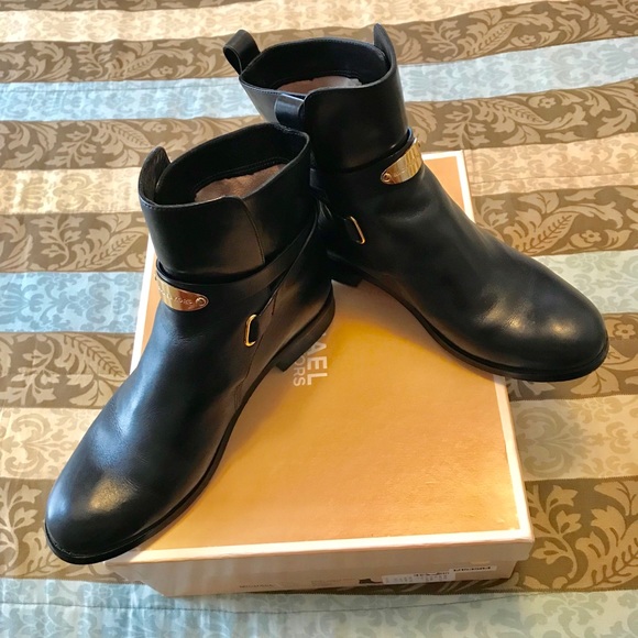 🖤 Michael Kors Arley Leather Ankle Boot 🖤 - Picture 7 of 8